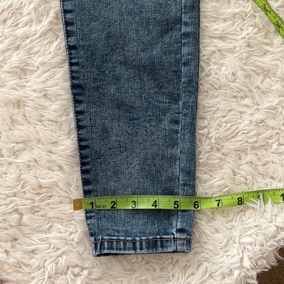 2/$25 SO High Rise Curvy Jeggings - Picture 11 of 11